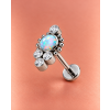 ADORA SELVIA Opal Silver – strieborný titánový labret ASTM F136 s oválnym dúhovým opálom, štyrmi čírymi zirkónmi, dekoratívnymi guľôčkami a plochou zadnou koncovkou.